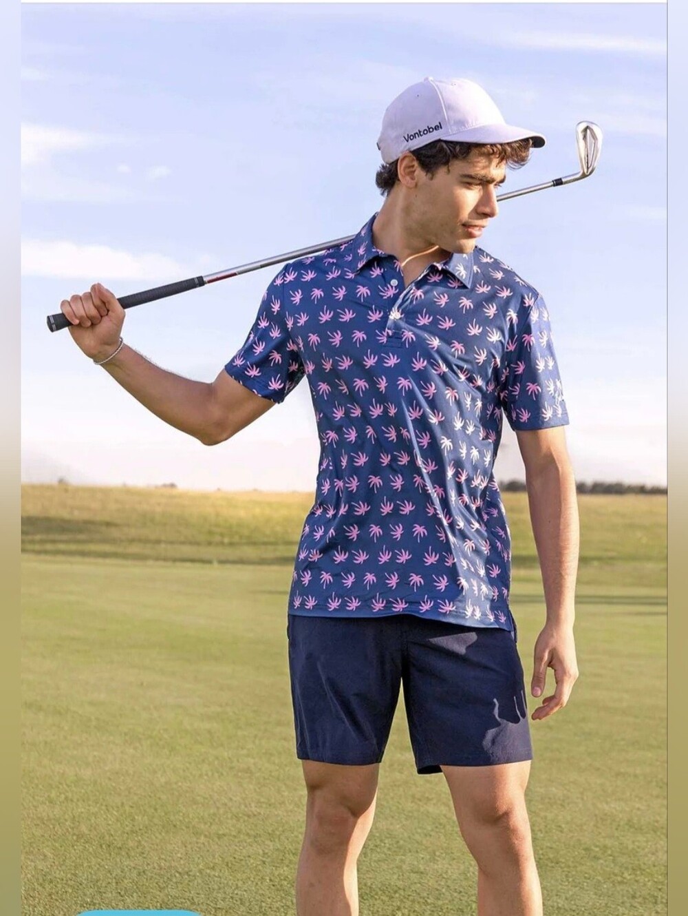 Bermies Performance Golf Shorts in Navy. Size medium
